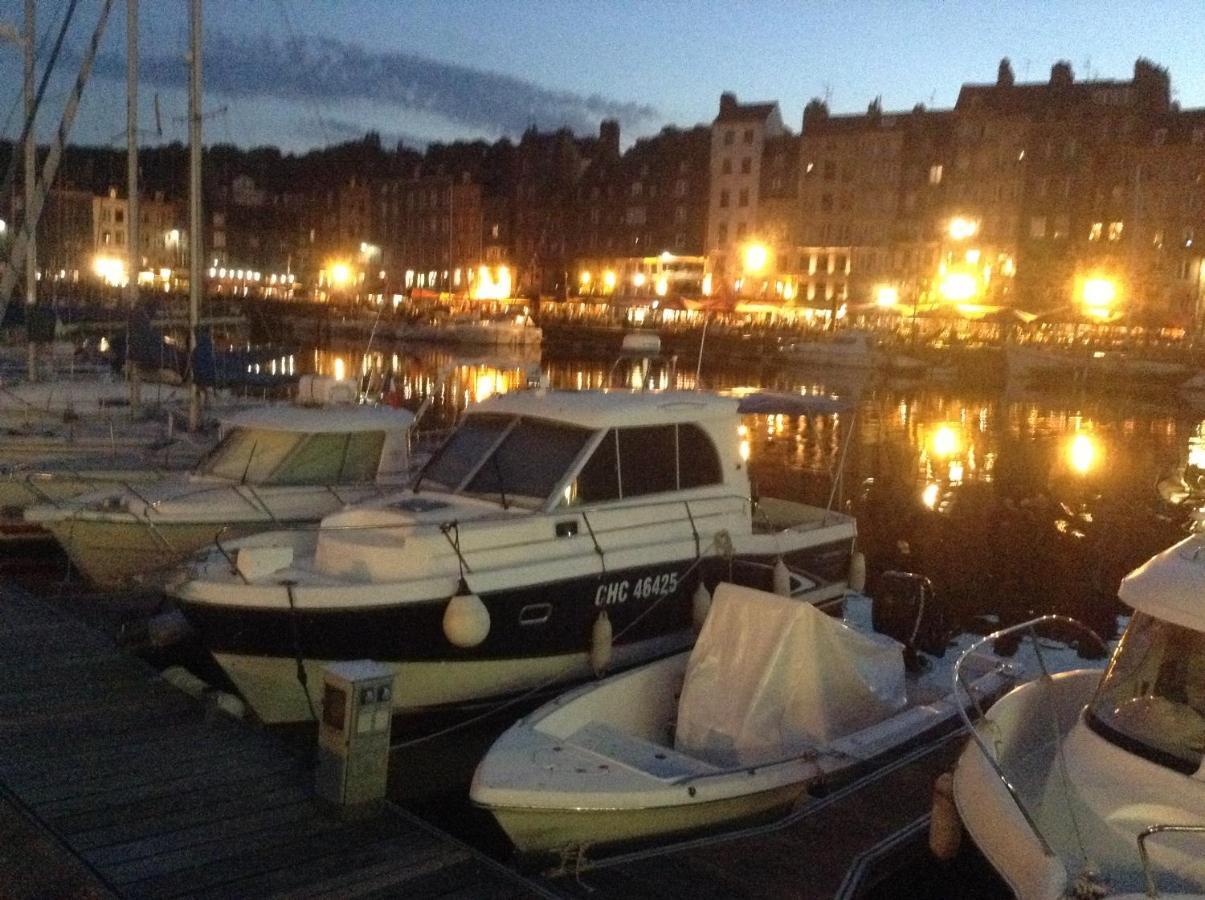 Chambre Le Nid Du Phare Avec Jacuzzi Honfleur Eksteriør billede